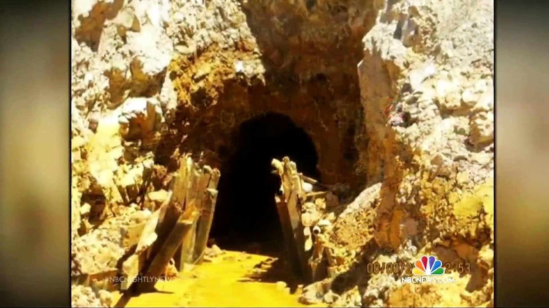 ⁣Mine Cleanup Crew Releases Toxic Wastewater Into a Colorado River | NBC Nightly News