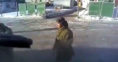 Russian soldiers dancing Gangnam Style