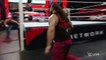 Roman Reigns ataca a Bray Wyatt y después Dean Ambrose a Luke Harper