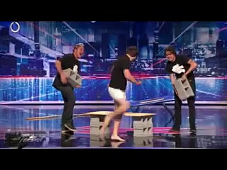 عرض مؤلم وغريب الضرب في المكان الحساس - مواهب امريكا