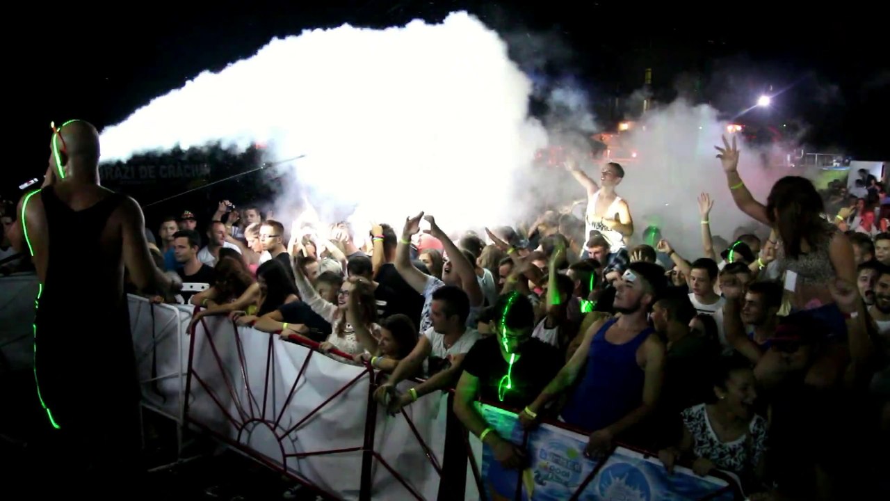 DISTRACTIE LA SUMMER POOL FEST 2015