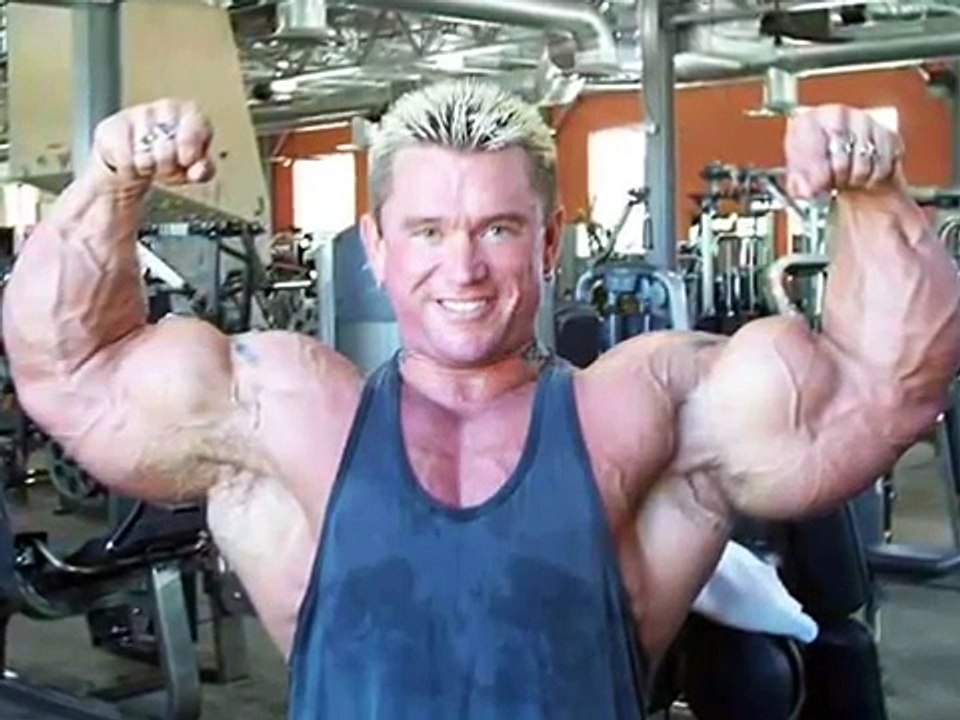 lee priest v Flex lewis.wmv