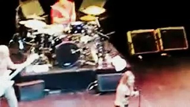 Red Hot Chili Peppers Musicares 2009 Tribute Concert Anthony Kiedis with Friends part 1