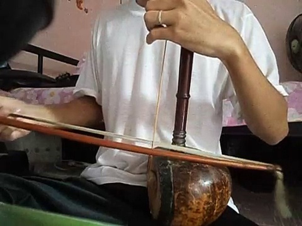 ลาวม่านแก้ว ซออู้