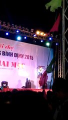 Hari won biểu diễn tại hội chợ Qui Nhơn