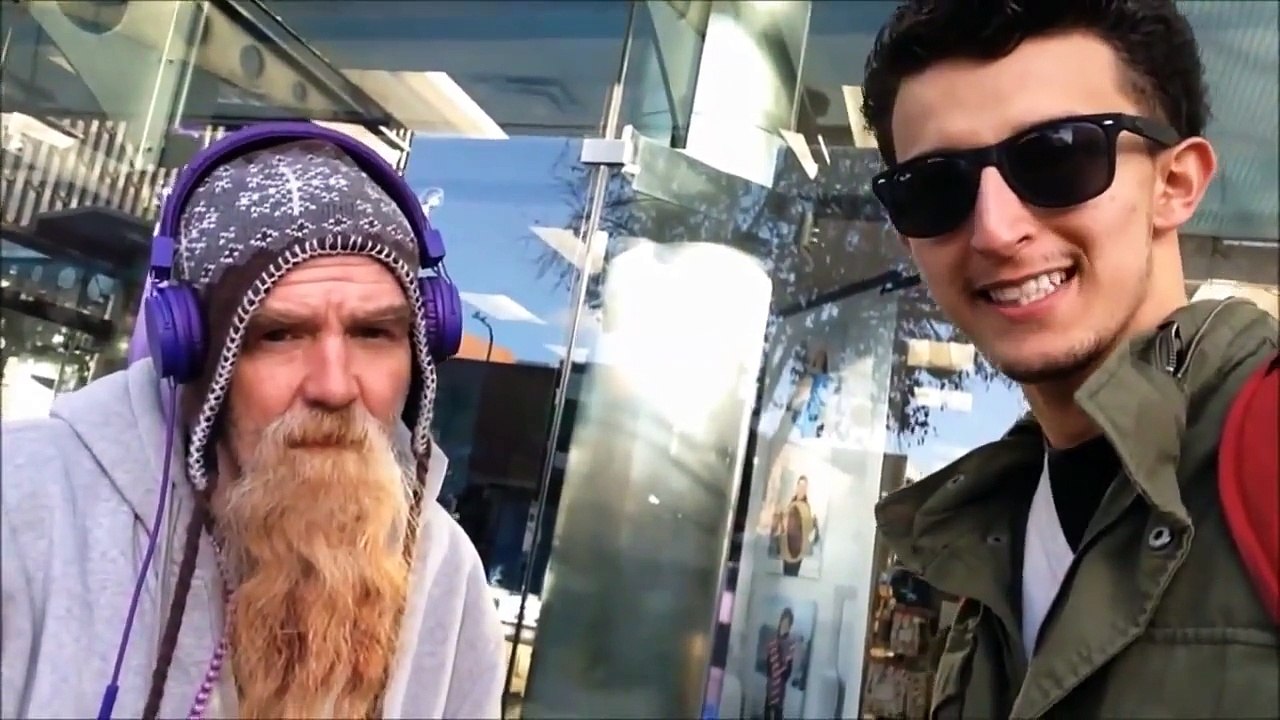 Kissing Prank - Giving Kisses to the Homeless - Kisses Prank - Kissing Strangers - Pranks