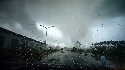 Car sucked by tornado in Taiwan