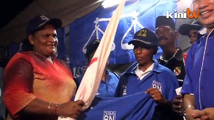 Topi, baju-T, kotak 1 M'sia untuk penduduk Tmn Desa Bakti