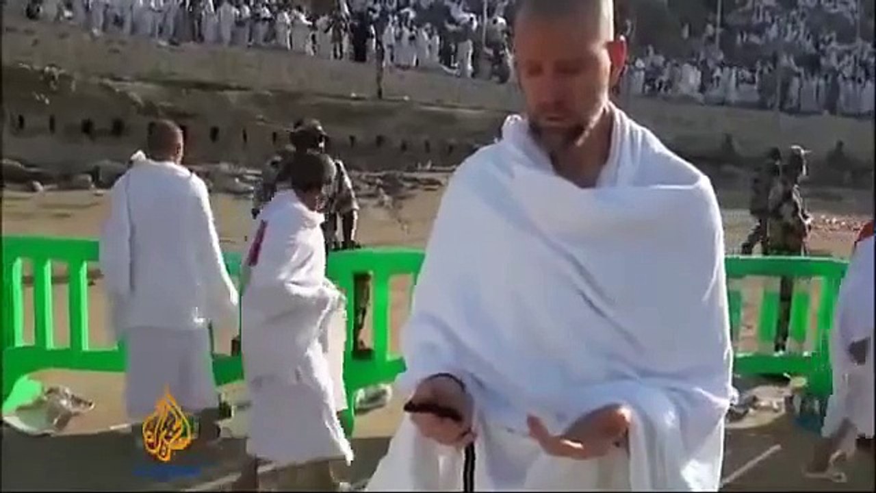 Emouvant Un juif converti à l'islam n'arrive pas à retenir ses larmes au Hadj