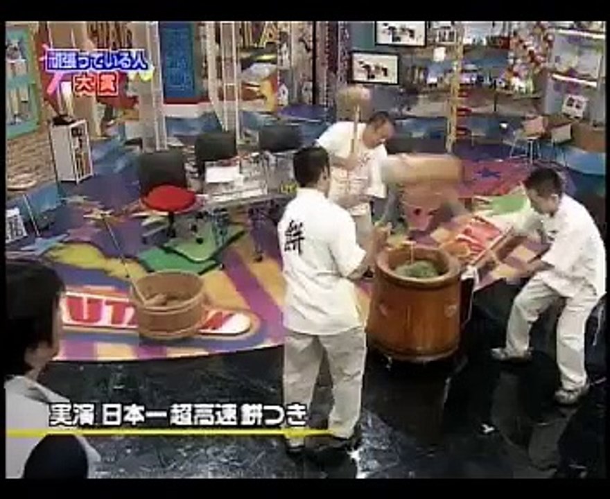Amazing Skills, Making pizza surface with lighting speed (Funny)
