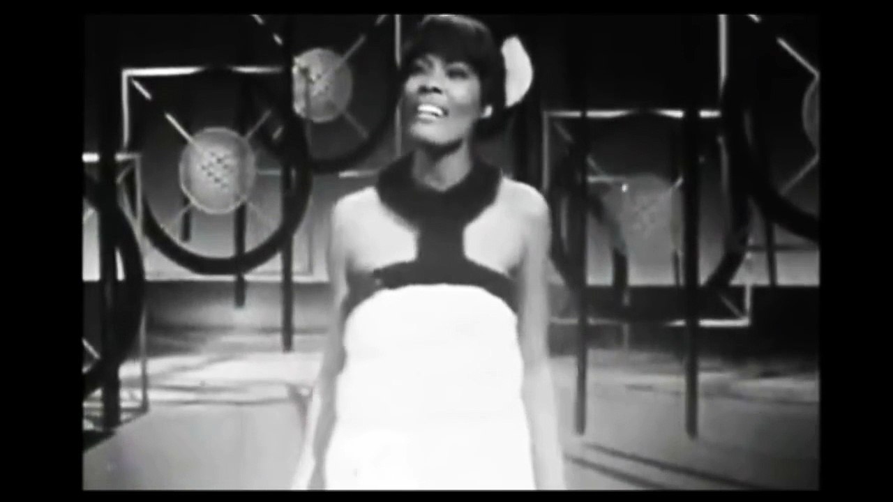 DIONNE WARWICK sings "WALK ON BY"   LIVE  1964