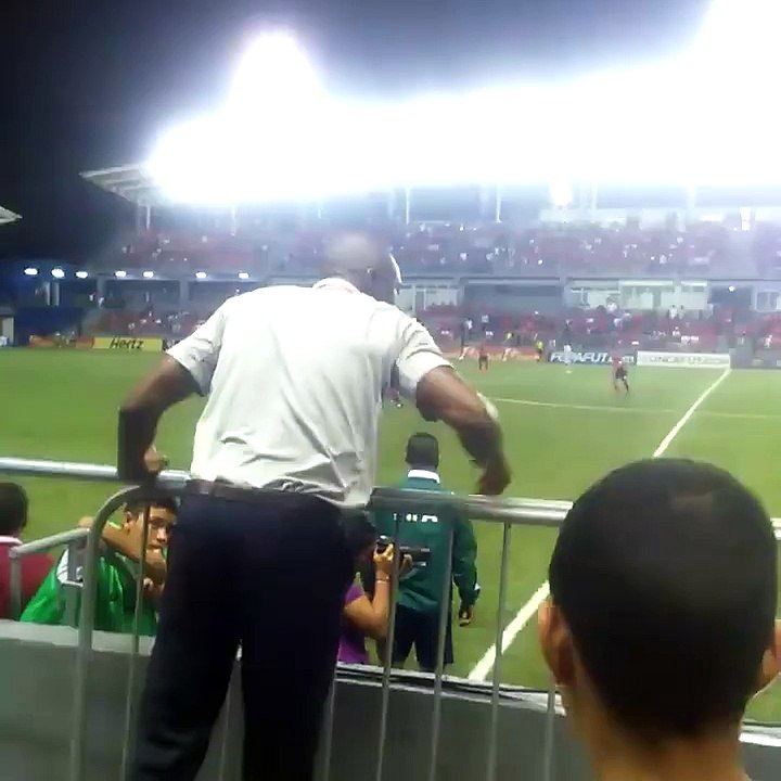 ¡BOCHORNOSO VIDEO! "Chope" a los golpes en Panamá