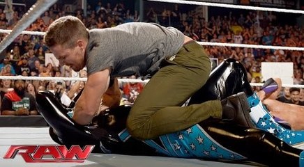 Neville vs. King Barrett- Raw, Aug. 10, 2015