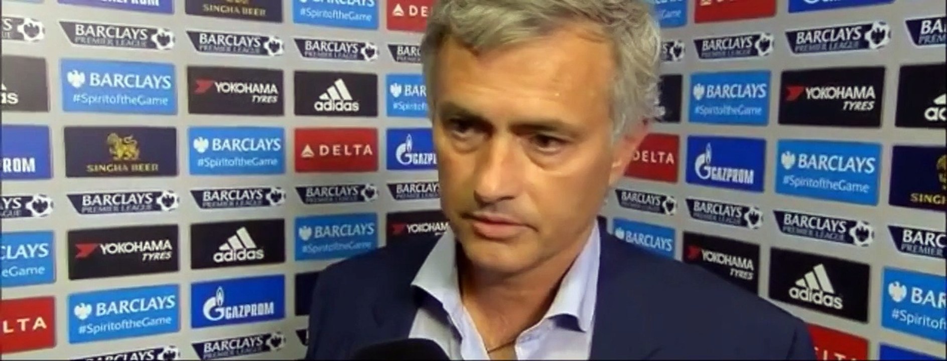 Mourinho Eva Carneiro Chelsea Doctor assists Eden Hazard