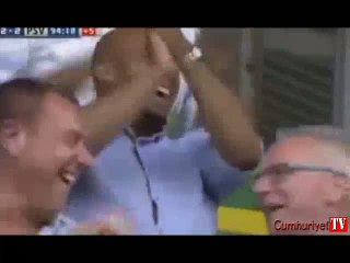 ADO Den Haag kalecisi Hansen'den inanılmaz gol