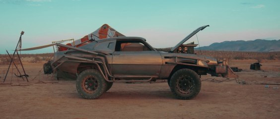 Parodie Mad Max : de la viande pour de l'essence !