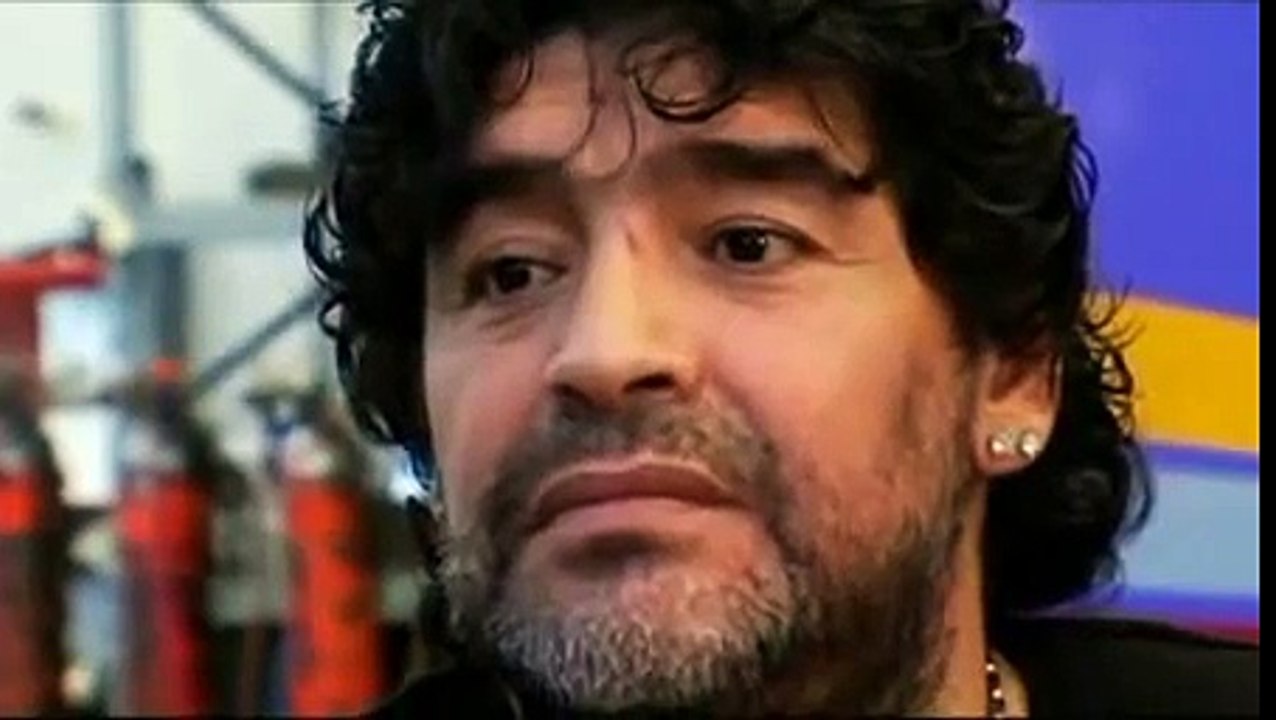 Manu Chao le canta a Maradona. (by kusturica)