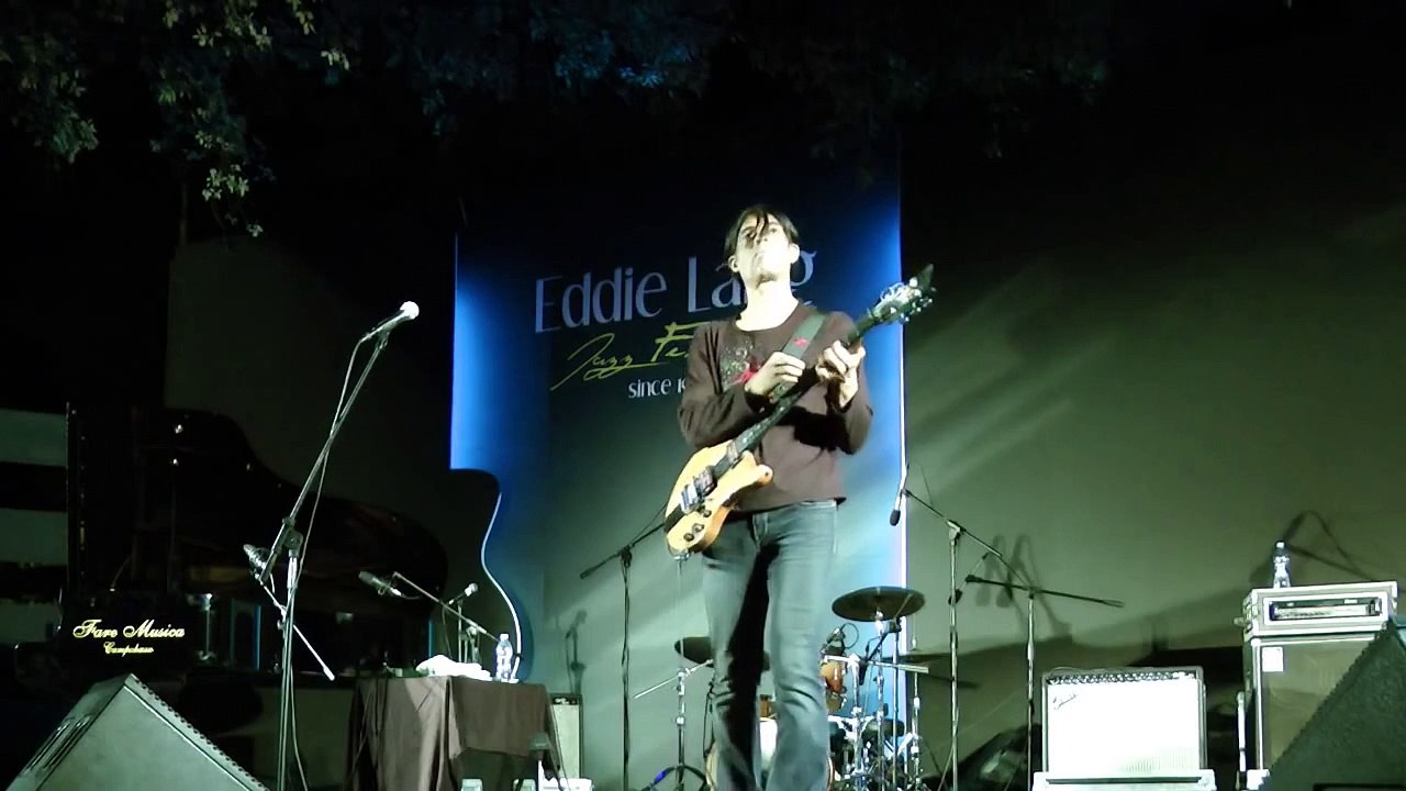 Stanley Jordan "Over the Rainbow" (Live @ Eddie Lang Jazz Festival)