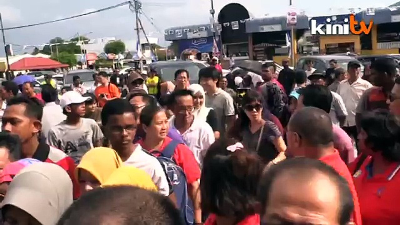 Sesi 'selfie' bersama Dyana Sofya dapat sambutan hangat