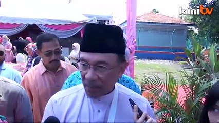 Anwar: Dyana's not on a leash