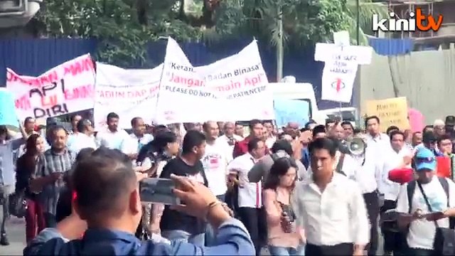 Jangan main- main dengan Melayu, kata Umno