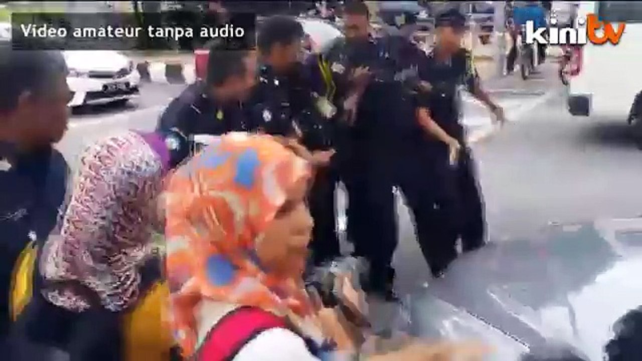 Calon Bebas 'rempuh' kereta Lim, dakwa dirinya dilanggar