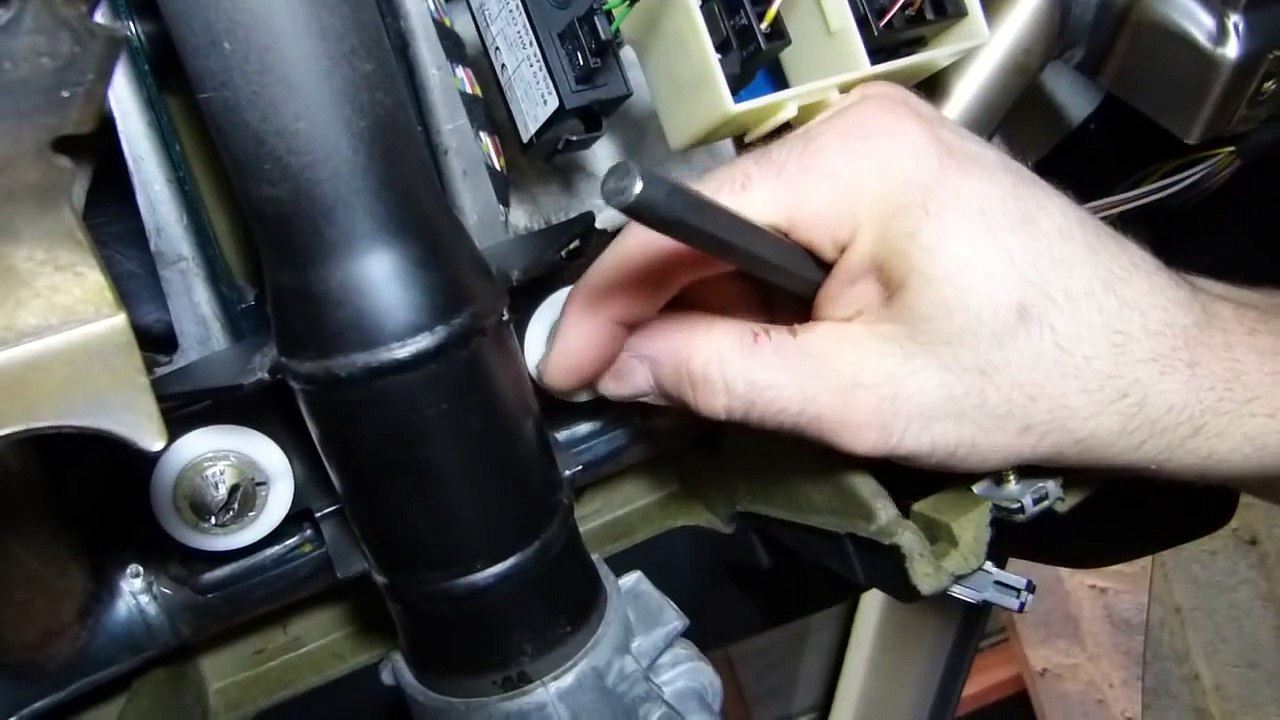 BMW E36 Steering Column Fracture Bolt Removal Technique