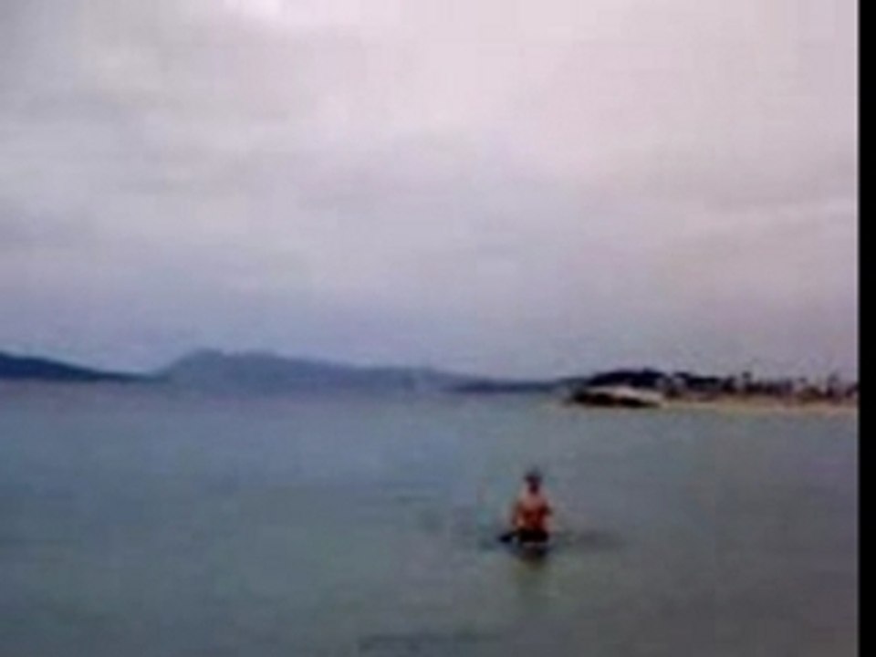 Gautier sans maillot à la mer