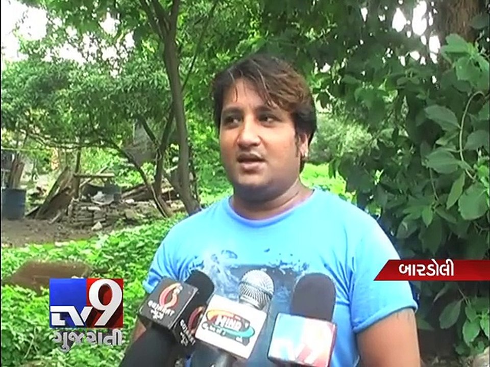 10-foot-long python rescued, Bardoli - Tv9 Gujarati
