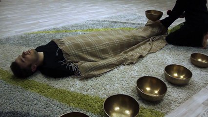 Sound Therapy with tibetan singing bowls