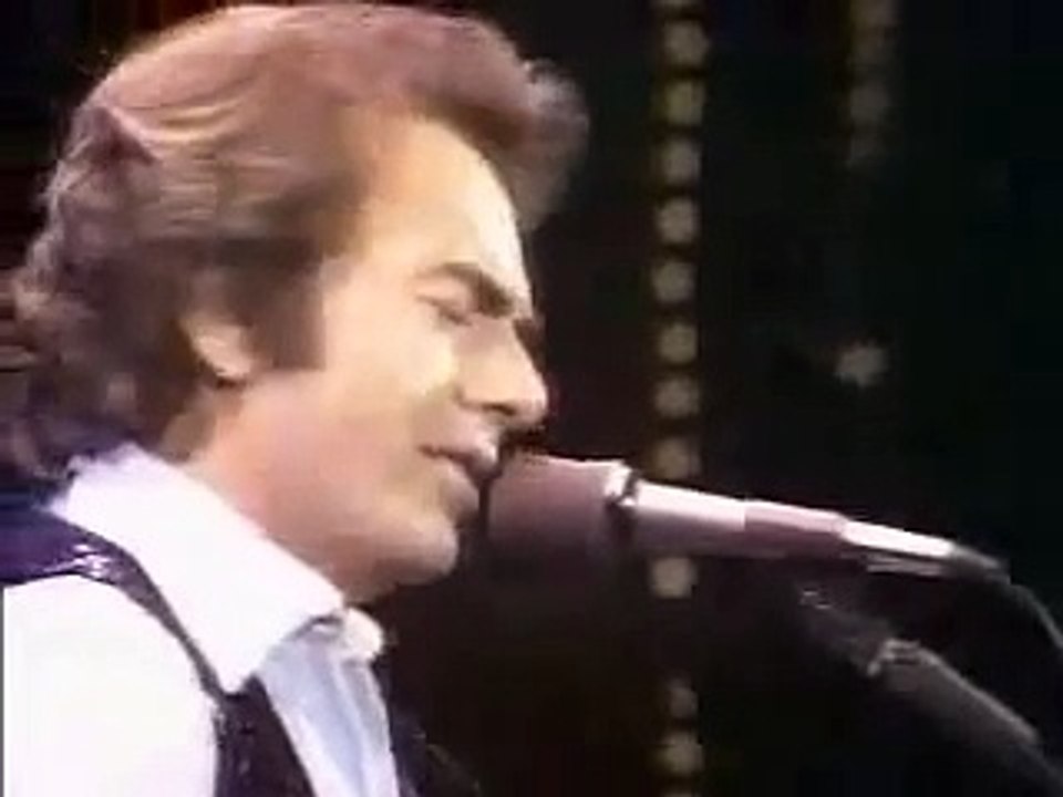 DEAR BOSTON: United We Stand (Neil Diamond, Sweet Caroline )