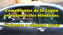 Rey Felipe VI y Reina consorte Letizia de España tomando automóvil blindado en palacio