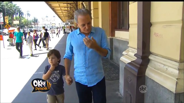 Otávio Mesquita visita o sino da Estaçao da Luz