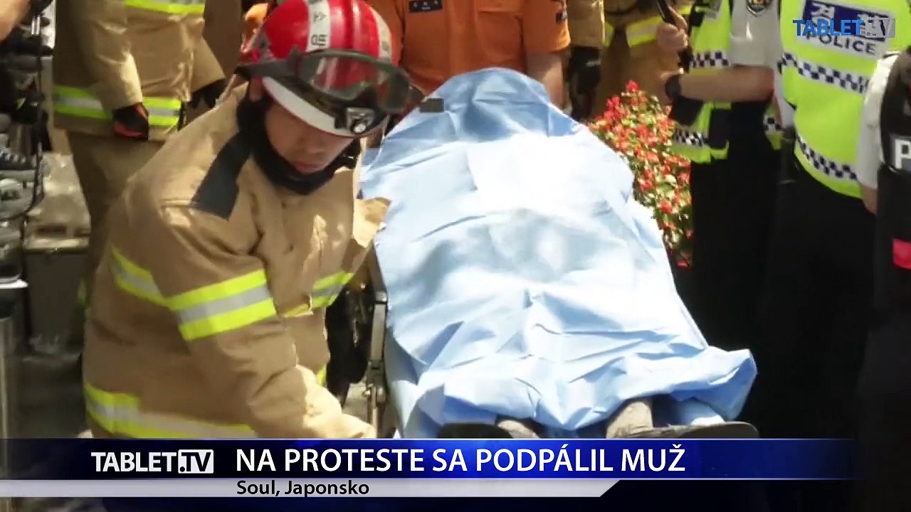 Pred japonským veľvyslanectvom v Soule sa podpálil 81-ročný muž