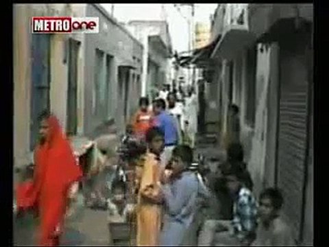 Mother apni beti ki izat ko sare aam nilam karna chahte hai