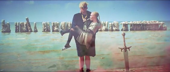 Grimes - Go ft. Blood Diamonds