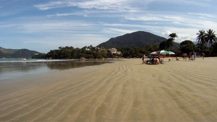 Bike e Sup nos mares e praia de Ubatuba, SP, Brasil