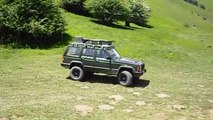 Pyrenäen Wasserdurchfahrt Jeep Cherokee XJ