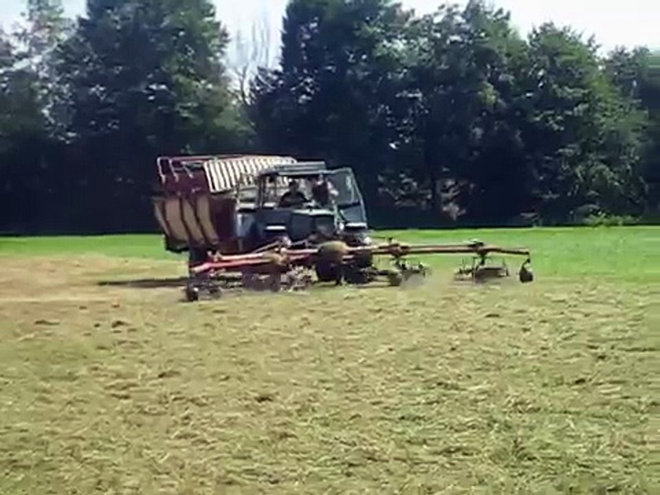 Hölzle Frontschwader 7m mit Ladewagen