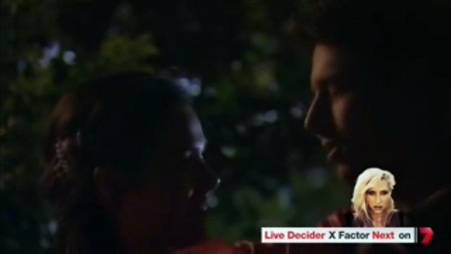 5642 - Casey and Sasha Kiss