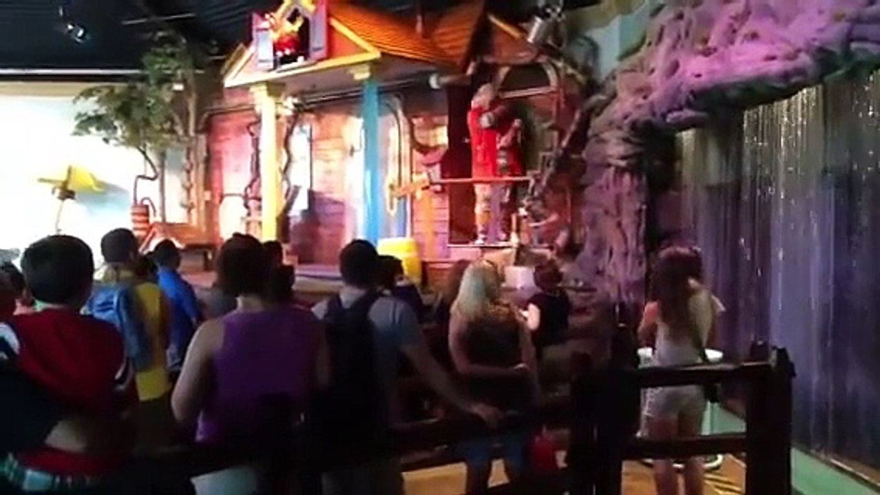 Barney Show at Universal Studios Pt. 1