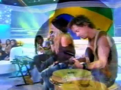 Shakira - Underneath your clothes - Acoustic - Live at Hebe