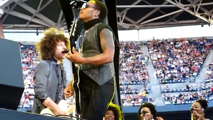 Lenny Kravitz - "American Woman" - "Fly Away" - "R U gonna go my Way" (live) - Seattle, WA