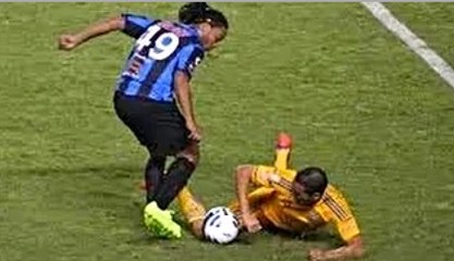 Best Craziest Football Skills - (Tricks, Elastico, Crazy Nutmeg & More)