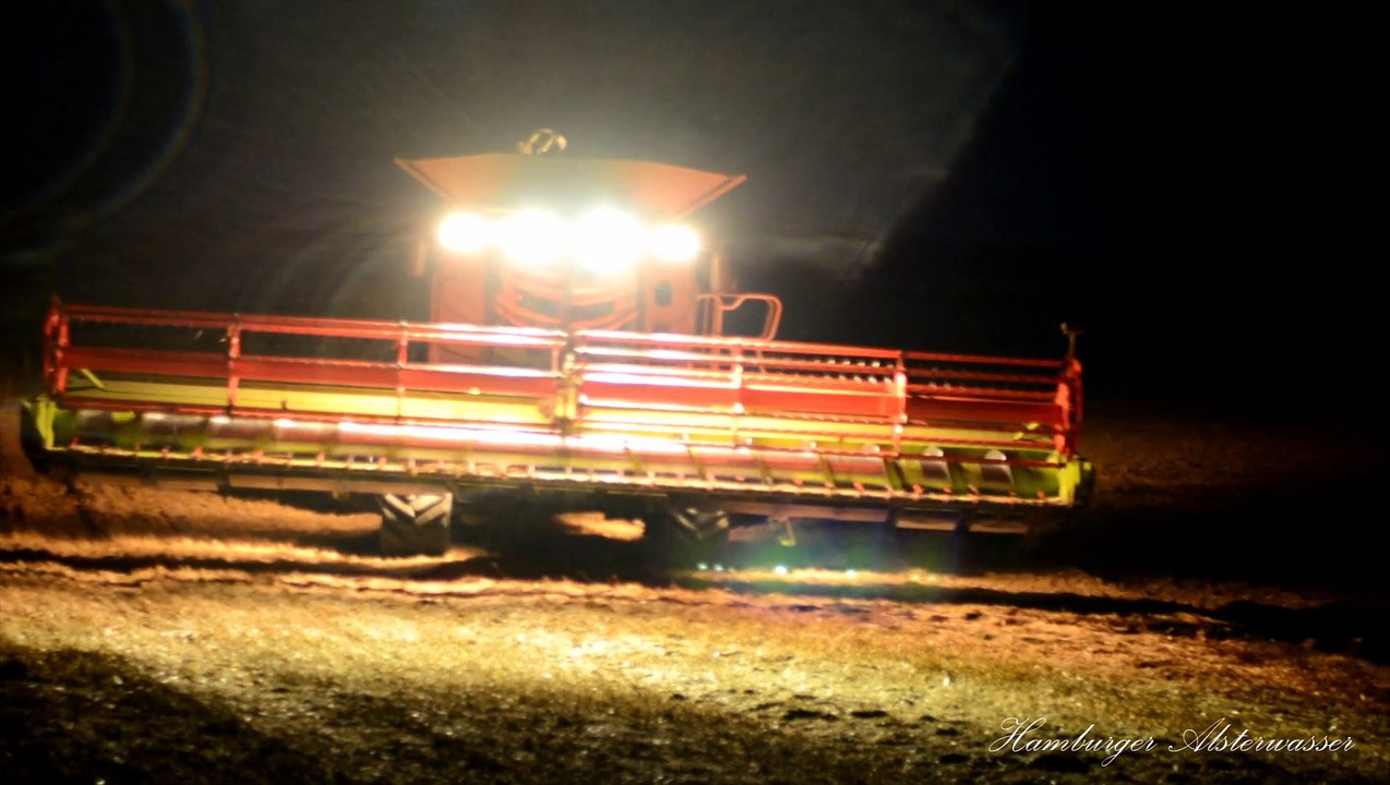 At night harvest claas lexion 780  (tt) 2015