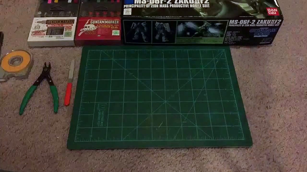 Gundam Build: HGUC MS-06F-2 ZAKUIIF2 & Builders Parts SYSTEM WEAPON 006 (straight build, no decal)