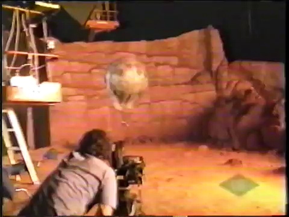 Making of John Carpenter's Ghosts Of Mars - Miniature Model Props