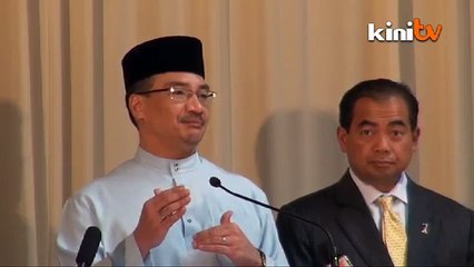 Tải video: MH370: Hisham nafi Malaysia lewat aktifkan SAR