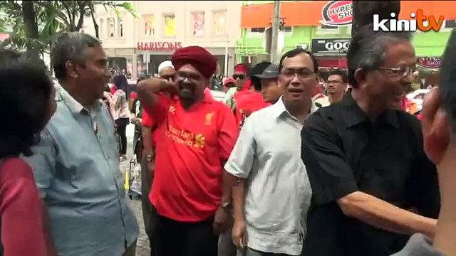 12pm: Kira-kira 500 orang peserta mula berkumpul di Sogo