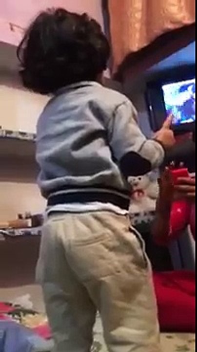 Baby dancing